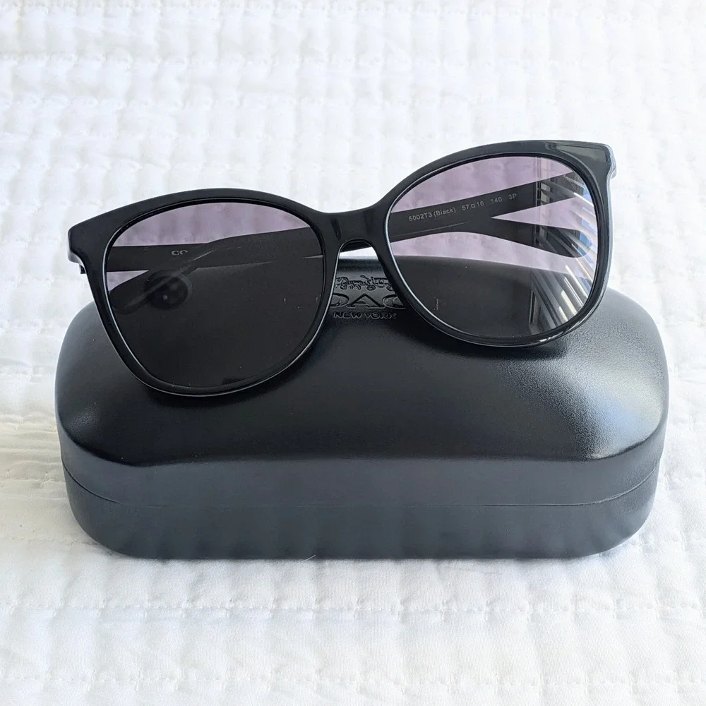 NWT Coach Square Frame Polarized Sunglasses HC8271U L1101‎ w Original Case Black